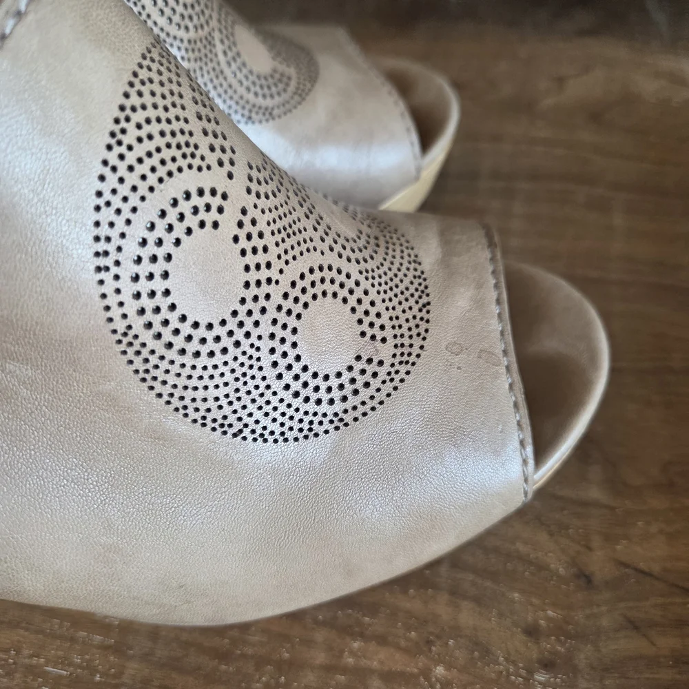 Coach Tan Wedge‎ Sandals
